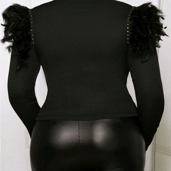 Elegant Black Feathered Women's Top - Picture 6 of 7